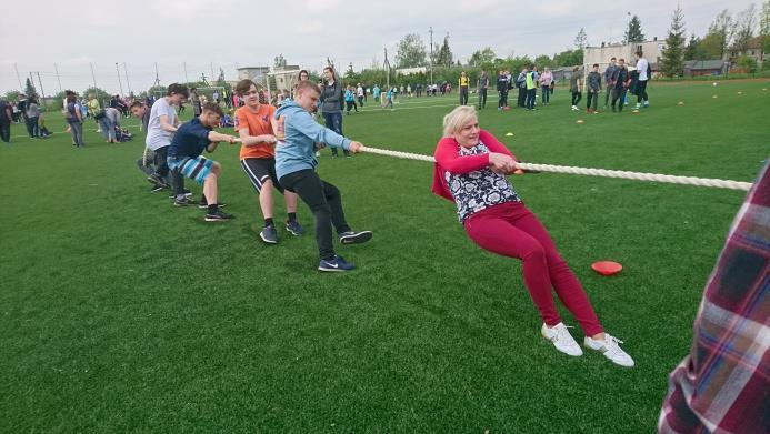 Naujai įrengtame Vilkijos gimnazijos stadione įvyko sveikatingumo ir sporto šventė Sveikatos banga Vilkijoje", skirta Tarptautinei šeimos dienai paminėti.