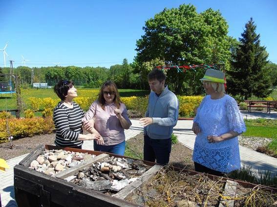 Mokomoji ekskursija į Brud Novy prie Suvalkų veikiantį sodininkystės terapijos (hortiterapijos) centrą. Organizaciniais sumetimais ekskursija surengta 2018 m. gegužės 7 d.