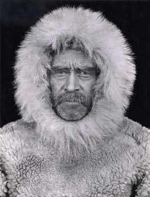 40 F. Nanseno bendražygis kelionėje per Grenlandiją buvo O. Sverdrupas. Jis į istoriją pateko kaip tylus, bet didelis visų norvegų poliarinių ambicijų įgyvendintojas.