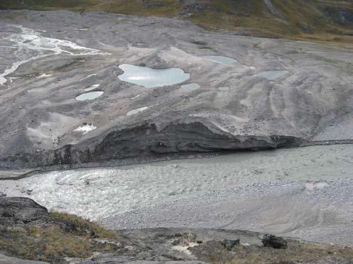 ) Levereto ledyno pakraštinių darinių vidinis