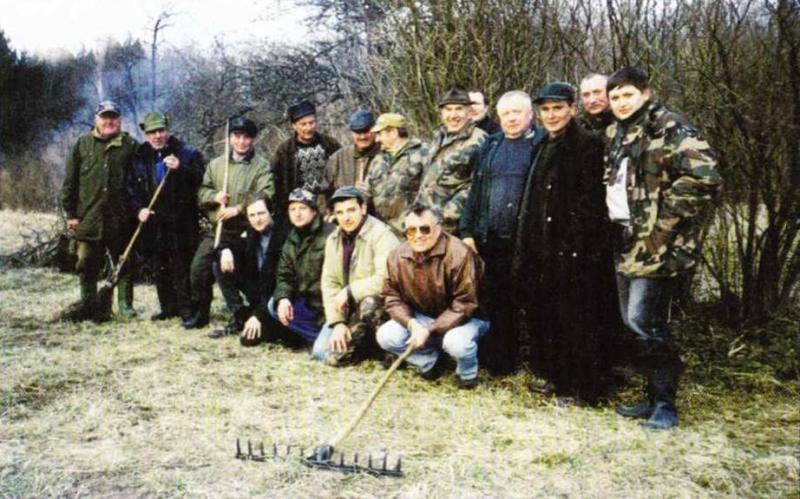 Iš kairės Lukoševičius, Gineitas, stovi: M.P. V. Rusilas, Baguška Žilys, V. R.Janonis, Kačinskas, S.