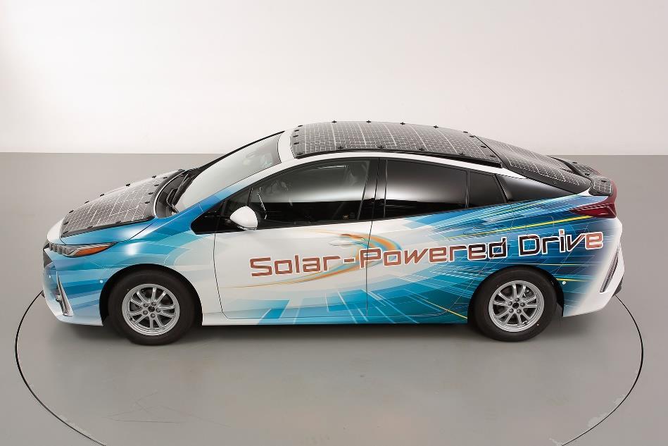 Saulės automobiliai Toyota Prius Naudoja Sharp trijų