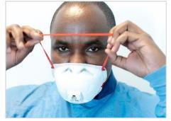6 pav. FFP respiratorių (2 ar 3 klasės) užsidėjimas 5 Metalinį nosies spustuką (angl.