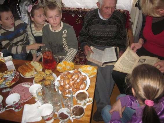 Vaiš s su seneliais Šimkais 2011m., Sauseriai.