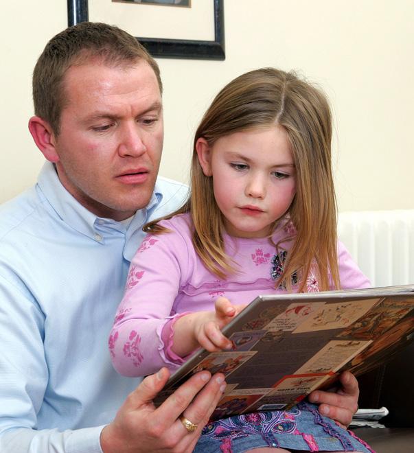 Sveiki Kalbėjimasis su savo kūdikiu arba mažu vaiku ir knygelių skaitymas kartu jam suteikia geriausią gyvenimo pradžią. Būdamas vienu iš tėvų, atliekate ypatingą vaidmenį.