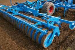 Tokia konstrukcija užtikrina, kad tolygus traktoriaus svoris būtų net ir pasirinkus sunkiausią galinį volą.