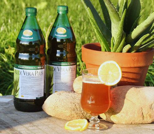 Aloe Vera Plus ALOE VERA PLUS Alavijas, tradicinė žolelė ir medžiaga, naudojama natūralių gėrimų gamyboje, jau 4000 metų vartojama gėrimams, tepalams visame pasaulyje.