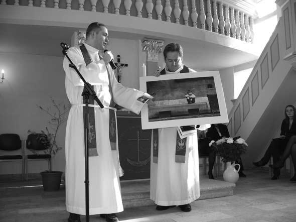 .. Bridimas mišku, panardinus kojas į auksinių lapų kilimą. Delno krustelėjimas, sušildymas šypsena. Taip ir nubėgam. Spalvas palikę. Net angelai su mumis nespėtų.