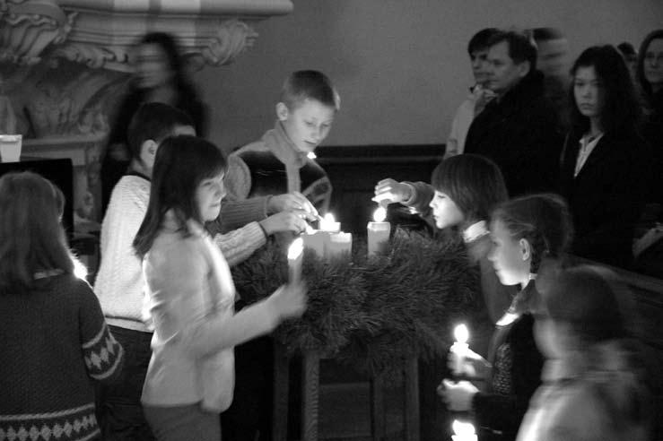 Liturgija (gr.) viešas darbas, liaudies tarnyba, tarnavimas liaudžiai, viešas Dievo garbinimas, Evangelijos skelbimas, veikli meilė.