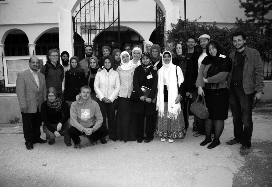 Bet bijoti ir sielvartauti tikrai nereikia, nes tas pats musulmonas gali būti doras Lietuvos pilietis, gerbiantis lietuviškas tradicijas ir tikėjimą, o galbūt net taps geriausiu tavo draugu.