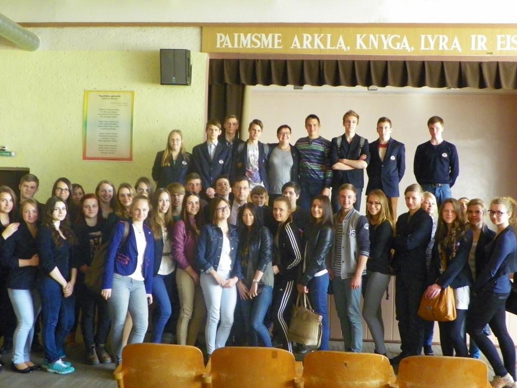 S večiai SVEČIUOSE STUDENTAI Balandţio 23 dieną gimnazijoje svečiavosi MRU Viešojo saugumo fakulteto III kurso