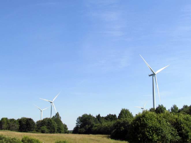 Vėjo jėgainių panorama jau įprasta ir Lietuvoje O kur pasaulyje yra įrengta daugiausia saulės elektrinių? Pasirodo Lichtenšteine (481 W/gyventojui), toliau Vokietija (481 W/gyventojui).