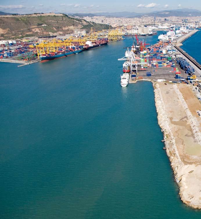 EIB grupė 36 Veiklos ir socialinės atsakomybės ataskaita Parama Europos pietinių vartų plėtrai: Barselonos uostas Ilgalaikiai (20 metų) EIB ir Barselonos uosto administracijos (Autoridad Portuaria de