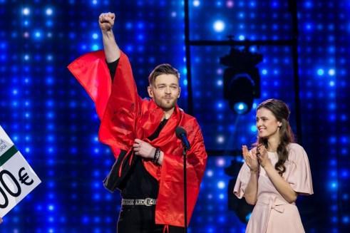 Eurovizija Retas isgirdęs žodį Eurovižija sutriktų, nes turbut visi žino, jog tai tarptautinis, kasmet vykstantis dainų konkursas, kuriame kiekviena Europos salis siekia tapti metų Eurovižijos