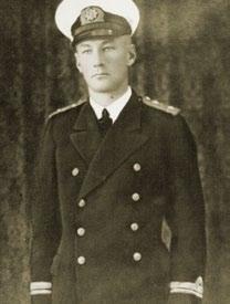 Juozas Tamašauskas (1900 02 28 1975) (28.02.1900-1975) Karo jūreivis, laivų kapitonas. Gimė Peterburge. Iki 1912 m. gyveno Irkutske. Baigė karo jūrų mokyklą Rusijoje (Vladivostoke?). Tarnavo karinėje Amūro flotilėje.