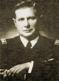 Povilas Julius Labanauskas (1908 12 12 1999 05 28) Laivų kapitonas. Gimė Raseinių apskr., Nemakščiuose. Mokėsi Šiauliuose. 1927 m. baigė Kauno Aušros gimnaziją. Nuo 1922 m.