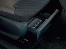 Išimamas bagažo padėklas gale Greičio palaikymo sistema su reguliuojamu greičio ribotuvu Vairuotojo ir priekinio keleivio saugos oro pagalvės Vaiko saugos kėdutės ISOFIX tvirtinimo taškai Priekinių