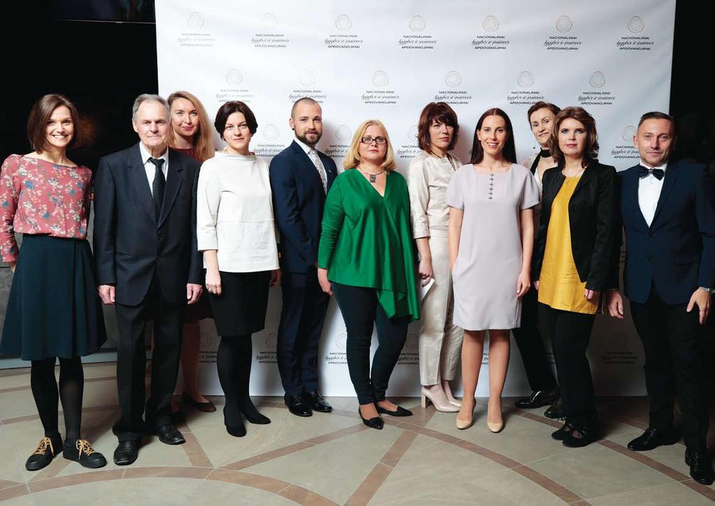 Nacionalinio lygybės ir įvairovės forumo komanda su lygių galimybių kontroliere Agneta Skardžiuviene Nacionalinių lygybės ir įvairovės apdovanojimų 2016 metu The team of the