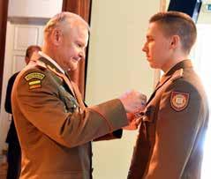 Ignas Petrauskas, puikus vado lyderio pavyzdys kitiems kariūnams, pasižymintis profesionalumu ir tvirtai siekiantis užsibrėžto tikslo garbingai tarnauti Lietuvos valstybei.