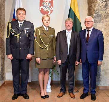 2018 07 26 2018 08 13 KRAŠTO APSAUGA Tarptautinis bendradarbiavimas 5 Nauja Čekijos gynybos atašė Lietuvai 2018 07 27 Krašto apsaugos ministerijoje surengtos naujos Čekijos gynybos atašė Lietuvai plk.