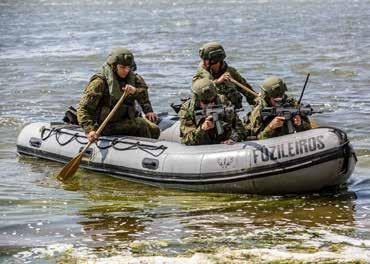 veiksmus ir grįžo į laivą. Amfibinė operacija įvykdyta iš Lietuvos KJP patrulinio laivo P12 Dzūkas. Operacijoje dalyvavo Dragūnų bataliono būrys, sudarytas iš profesinės karo tarnybos karių.