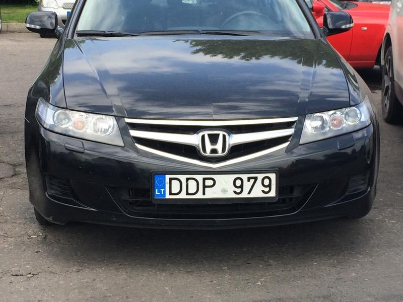 Žemiau pateikiama keleto automobilių nuotraukų