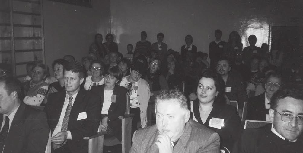 Tarptautinė mokslinė konferencija iš ciklo Šv. Bazilijaus Didžiojo ordinas Bazilionų vidurinėje mokykloje 2001 m. lapkričio 9 d. Priekyje sėdi kun.