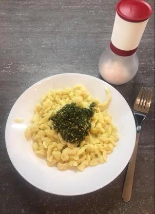 Virtinukai su pesto padažu Virtinukams reikės 2 kiaušiniai Apie 200-250 g