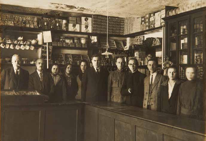 III. ŽYMIOS DATOS, JUBILIEJAI 47 Kooperatyvo Dubysa parduotuvėje, 1926 01 11.
