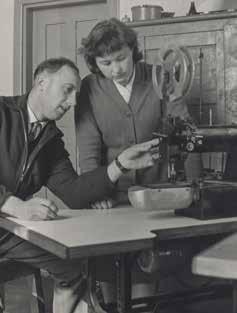 78 Šatrijos darbuotojai Raseinių vidurinę mokyklą, pirmąją Kauno politechnikos instituto siuvimo technologijos laidą, dar jaunystėje pramokęs siuvėjo amato.