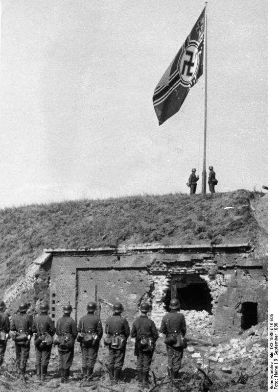 Vokiečiai iškilmingai iškėlė vėliavą