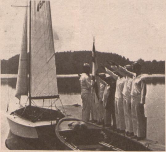 Gi joks jūrų skautų vienetas negalėjoamžiumi istorija lygintis su L. K. Algimanto laivu, kuris buvo s. JuliausJurgelevičiaus įkurtas Kaune, 1922 m.