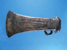 Kaip naudoti metalą bronzos ir geležies amžiai Akmens amžiaus titnago ginklai.