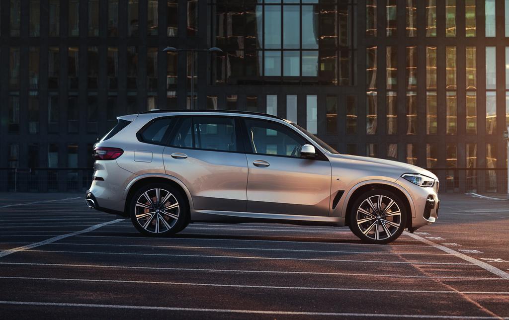BMW AUTOMOBILIŲ KAINORAŠTIS 2021.* Oficialus BMW atstovas Lietuvoje KRASTA Modelis Kuras AUTO *Kainoraštis galioja iki 2021.11.