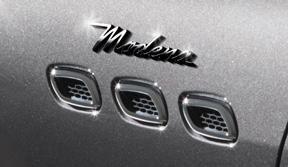 Levante - Maserati SUV Sužinokite daugiau Levante Levante - šoninės oro angos ir Modena ženklelis