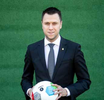 Edgaras STANKEVIČIUS Lietuvos futbolo federacijos generalinis sekretorius Gerbiama futbolo bendruomene, Žvelgdami į 2018 metus turime kuo didžiuotis, nors ir teko susidurti su dideliais iššūkiais.