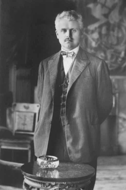 Ministras pirmininkas Antanas Merkys. Vytauto Didžiojo karo muziejus Vokietijai ir stalininei Sovietų Sąjungai, stengdamiesi išvengti jų nepasitenkinimo.