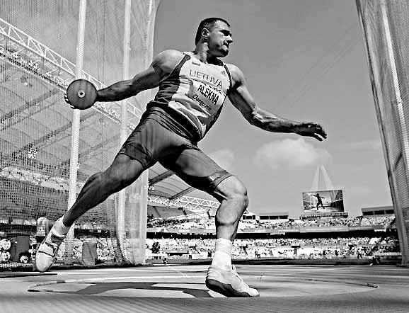 Virgilijus Alekna mos olimpiados čempionu su NVS (Nepriklausomų valstybių sandraugos) rinktine tapo ledo ritulininkas Darius Kasparaitis (g. 1972) (su Rusijos rinktine jis tapo 1998 m.