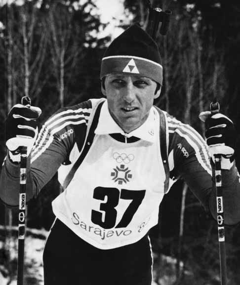 Olimpiniais čempionais tapo šaulė Daina Gudzinevičiūtė (g. 1965) (su dviem olimpiniais rekordais) ir disko metikas Virgilijus Alekna (g. 1972).