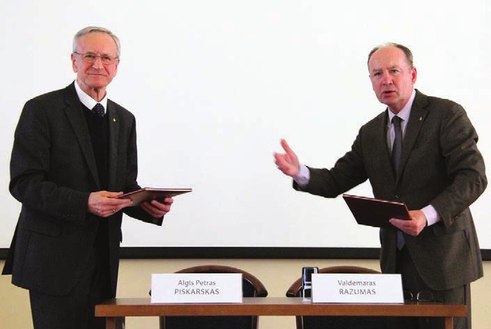 Birželio 9 d. V. Razumas pateikė informaciją apie LMA 2014 m. veiklos ataskaitos svarstymą birželio 3 d. Seimo Švietimo, mokslo ir kultūros komitete.