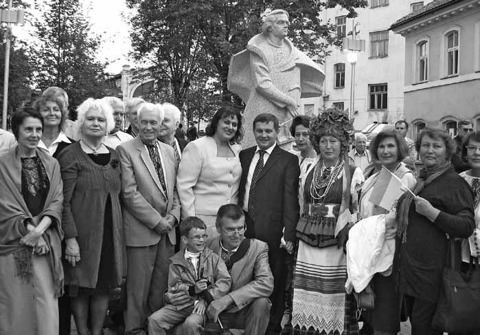 Jonas RUMŠA Sugrįžo į savo jaunystės miestą Iškilmingoje paminklo atidengimo ceremonijoje dalyvavo oficialūs Ukrainos ir Lietuvos valstybių asmenys.