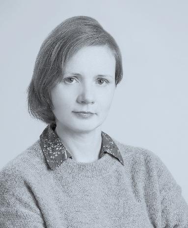 Dr. Algė Andriulytė g. 1972 m. Vilniuje; gyvena ir dirba Vilniuje VDA Dailėtyros institute dirba nuo 1998 m. Vyresnioji mokslo darbuotoja nuo 2008 m. Menotyrininkė 1997 m.