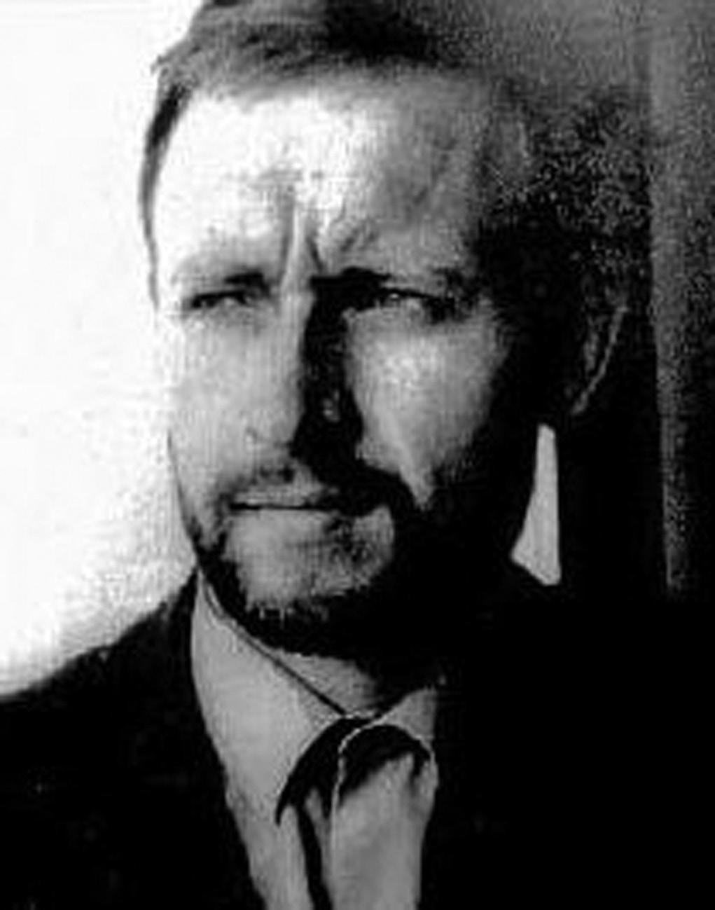 10 VARPAS Mindaugo Tomonio mirtį tebedengia paslapties šydas Tragiško likimo poetui ir filosofui Mindaugui Tomoniui (slp. Tomas Kuršys) rugpjūčio 28 d. būtų sukakę 75 metai. M. Tomonis buvo ne vien mokslininkas, inžinierius, bet taip pat gilus mąstytojas, tiesos ieškotojas, labai kūrybingas, plačių užmojų poetas.