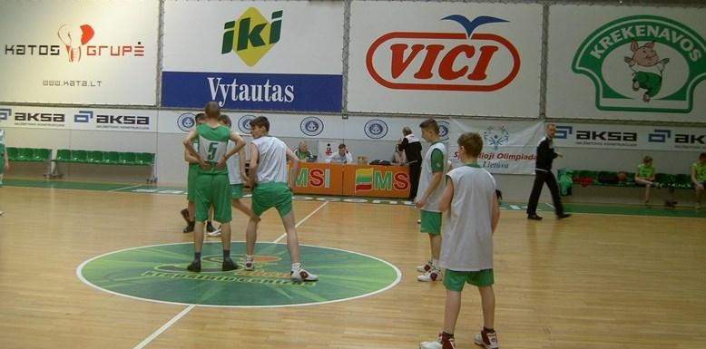 Čia rungtyniavo Kauno ir Radviliškio profesinių mokyklų moksleiviai mokiniai, kurie jau yra baigę specialiąsias mokyklas.