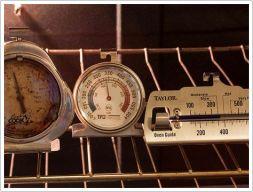 Kita Kaip nustatyti tinkamą orkaitės temperatūrą? Kepiniams labai svarbi tiksli orkaitės temperatūra.
