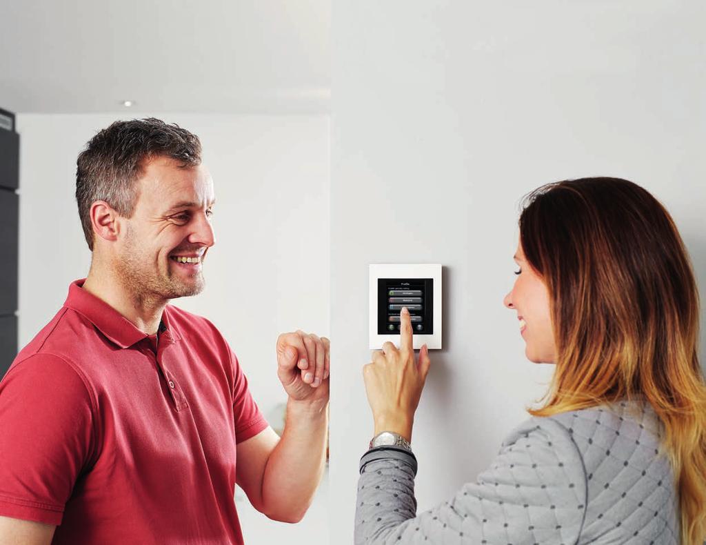 Danfoss Link Wi-Fi sistema Wi-Fi sistema leidžia: Valdyti temperatūrą Jūsų namuose bet kuriuo metu. Užprogramuoti pageidaujamą šildymą pasirinktiems laikotarpiams.