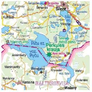 Baseino plotas 87 900 km 2 ; vidutinis vandens debitas 678 m 3 /s. Daugpilio regione yra 194 ežerai, kai kurie jų (Skujinės, Medum, Bardinsko, Šventės, t.t.) yra draustiniai.