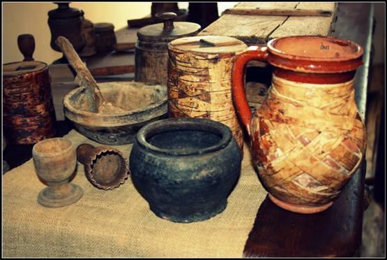 Buitinė aplinka praeities liudininkė Aplankius muziejaus ekspoziciją, susipažinsite su XIX a. XX a. kaimo kasdieniais darbais, etnografinių daiktų paskirtimi.