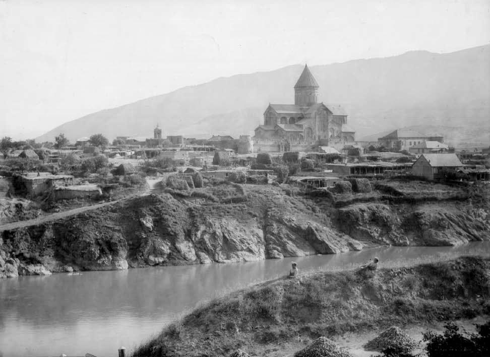 37 Mccheta. Apie 1930 detalės. O juvelyriniai dirbiniai iš aukso, sidabro ir vario, padengti emaliu, Gruzijoje šiandien patys madingiausi, pasakoja gruzinų menininkė.