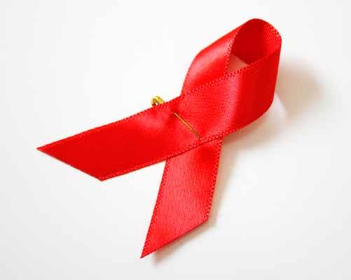 12 2013 m. gegužės 4 d., šeštadienis ŽIV. Gyvenimas baimės apsuptyje Prieš 30 metų atrasta ŽIV infekcija sukėlė didelę baimę visuomenėje. Infekcija greitai plito, mirdavo vis daugiau žmonių.